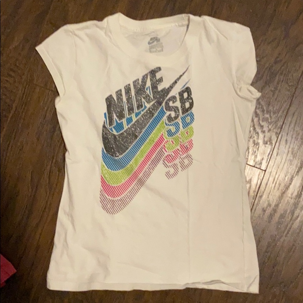 Nike girls shirts - Picture 3 of 5
